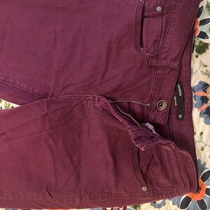 Harper Deep Burgundy distressed Women's Jeggings waist 14 rise 9 length 27.